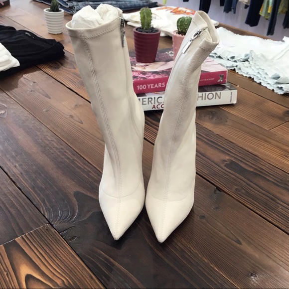 schutz krysta bootie